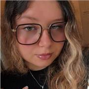 J’ai déjà aidé plusieurs enfants de 6 à 10 ans pour les devoirs, pour n’importe quel matière.